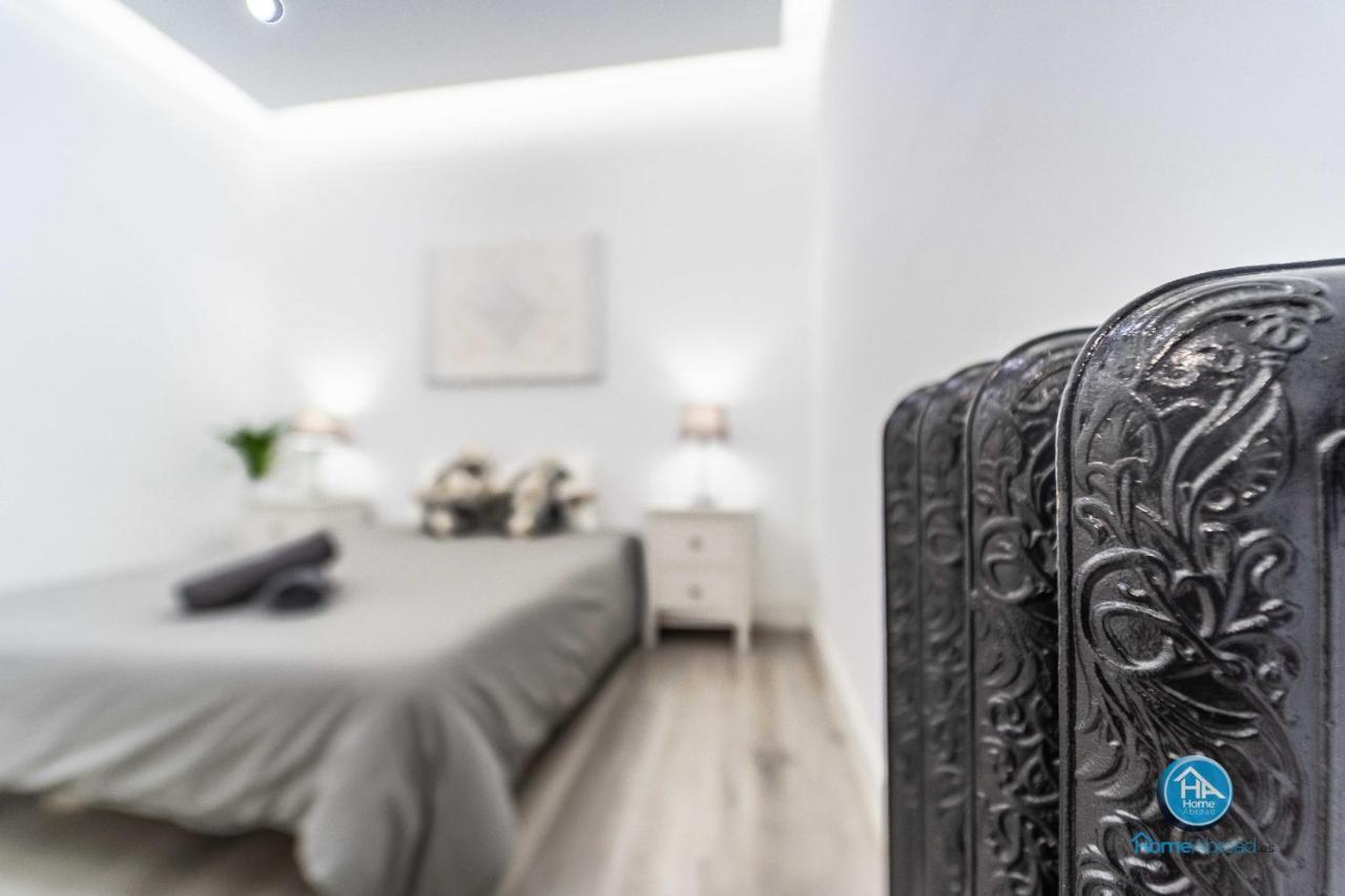 Modern Boutique Stay In The Heart Of Madrid Bagian luar foto